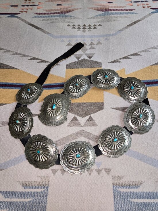 Vintage 1960\'s Gorgeous Large Concho Belt main image 2